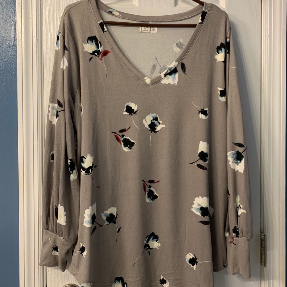 Maurices sweater